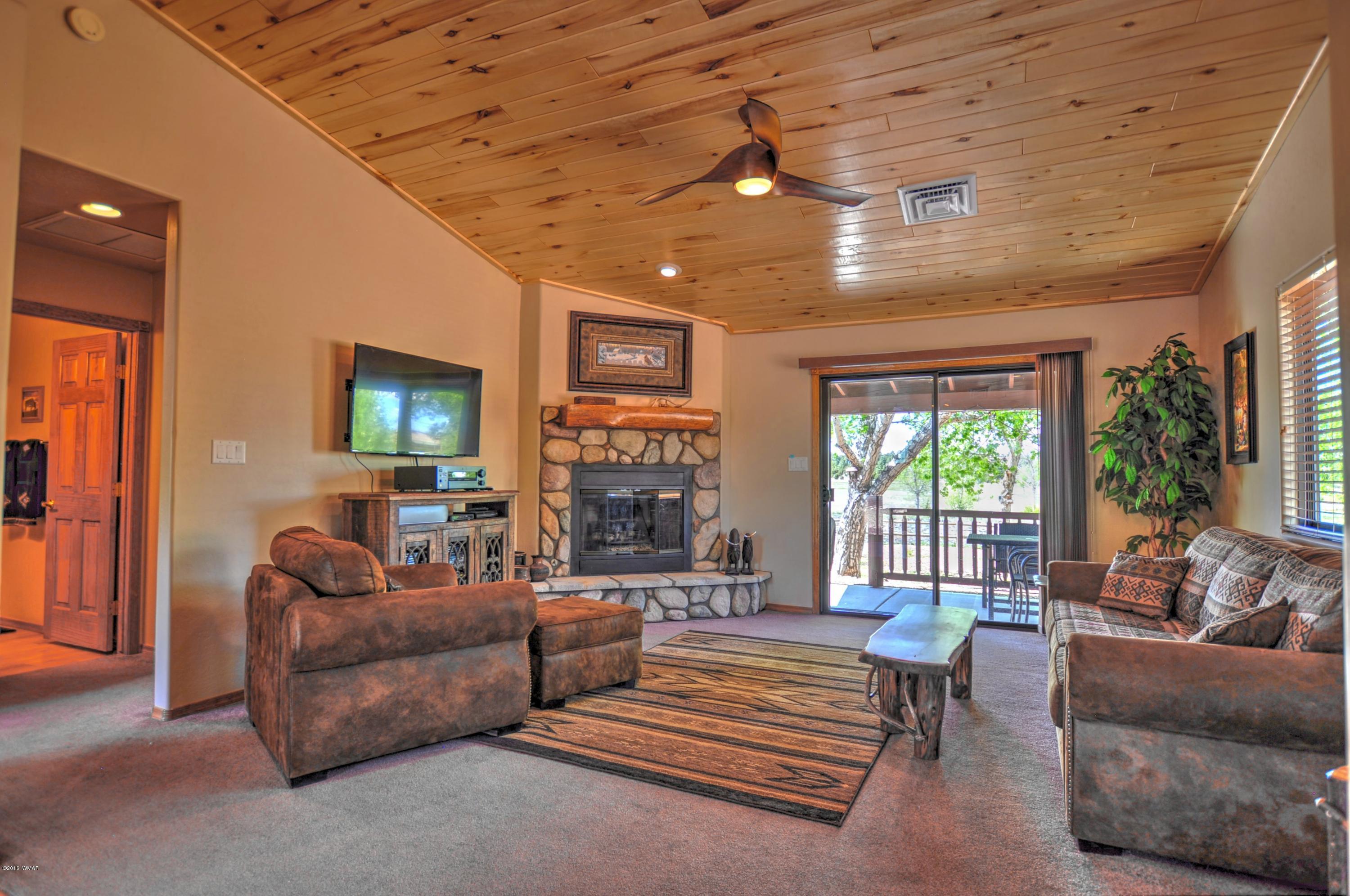 2330 Buffalo Loop Overgaard, AZ 85933 - Photo 8 of 28 Gallery Image 8