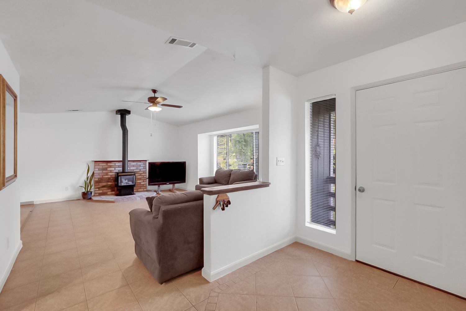 21014 Ferretti Road Groveland, CA 95321 - Photo 5 of 42