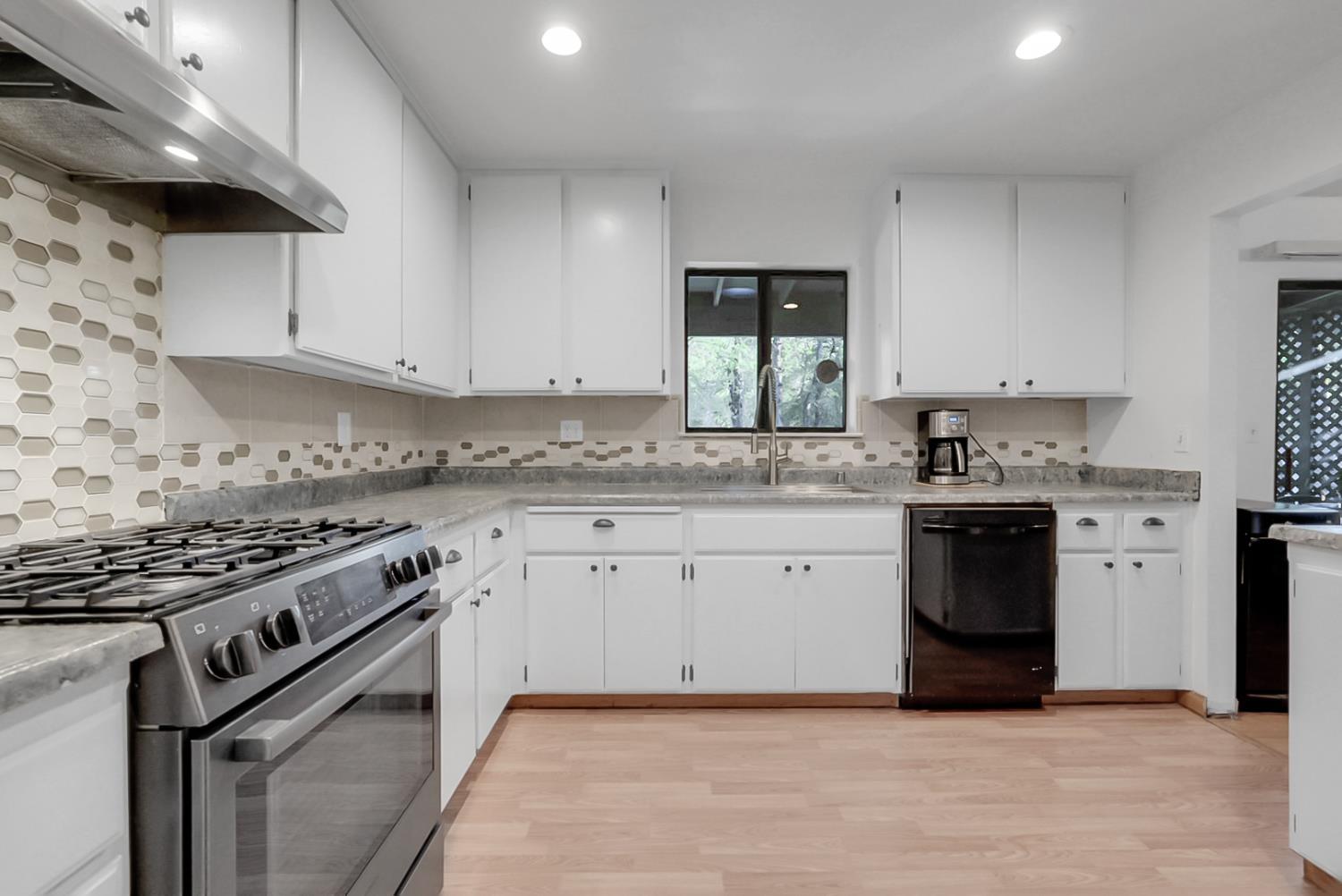 21014 Ferretti Road Groveland, CA 95321 - Photo 10 of 42