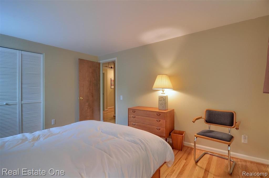 33877 Hunters Pointe Road Farmington Hills, MI 48331 - Photo 29 of 44