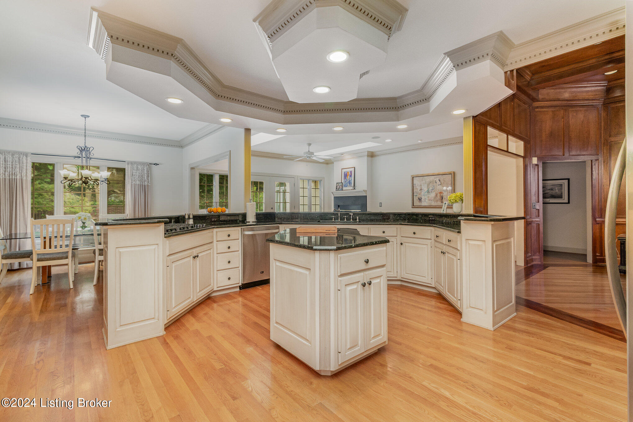 302 Ash Run Road Louisville, KY 40245 - Photo 10 of 36 013_302_ash_run_rd_55-edit-edit