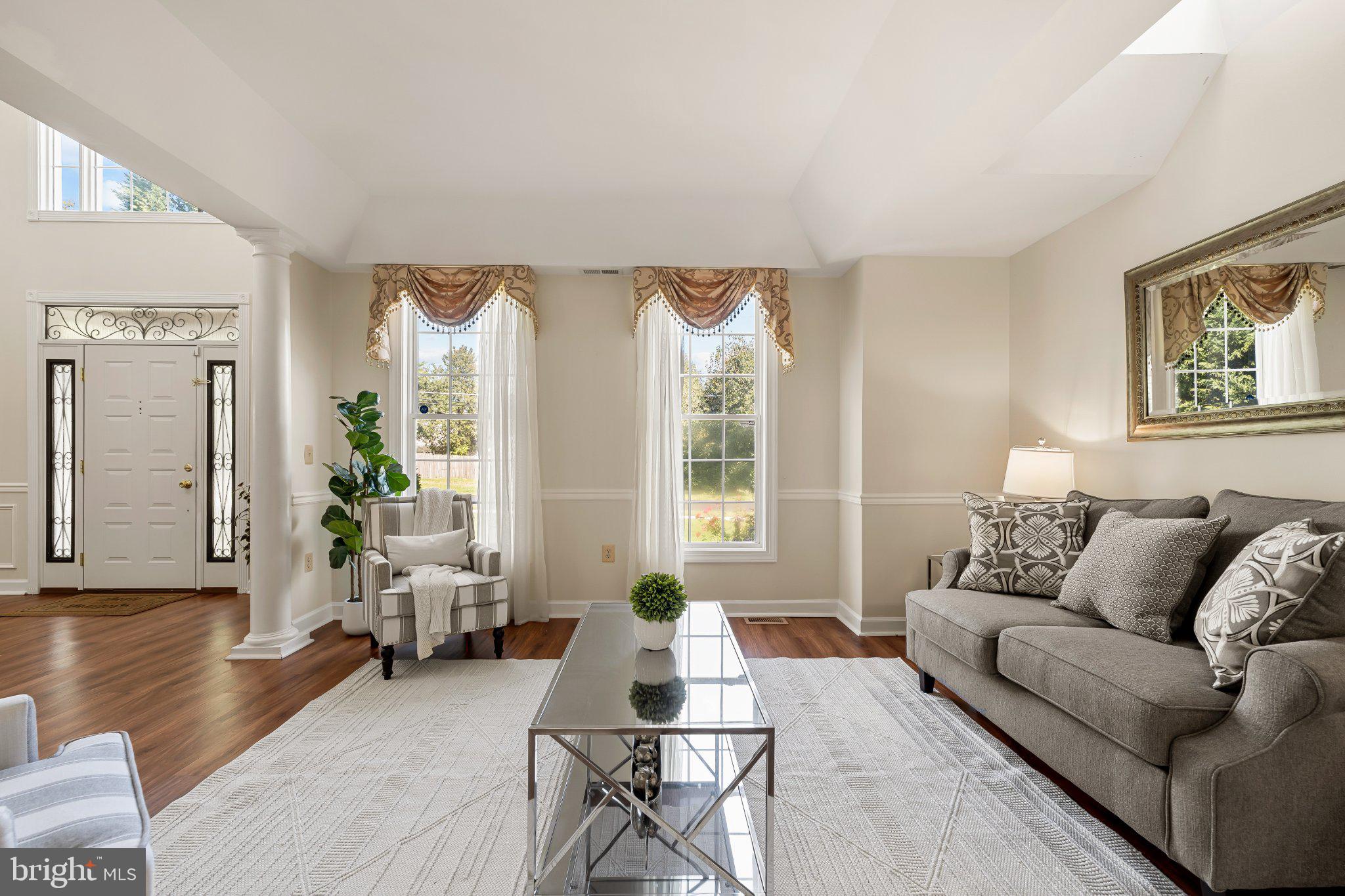6612 Quander Road Alexandria, VA 22307 - Photo 9 of 46 Elegant Living Room