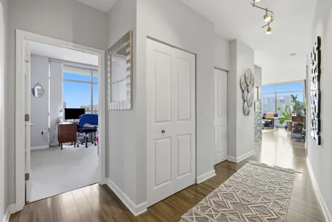 $599,900 | 100 East 14th Street, Unit 2706, Chicago, IL 60605