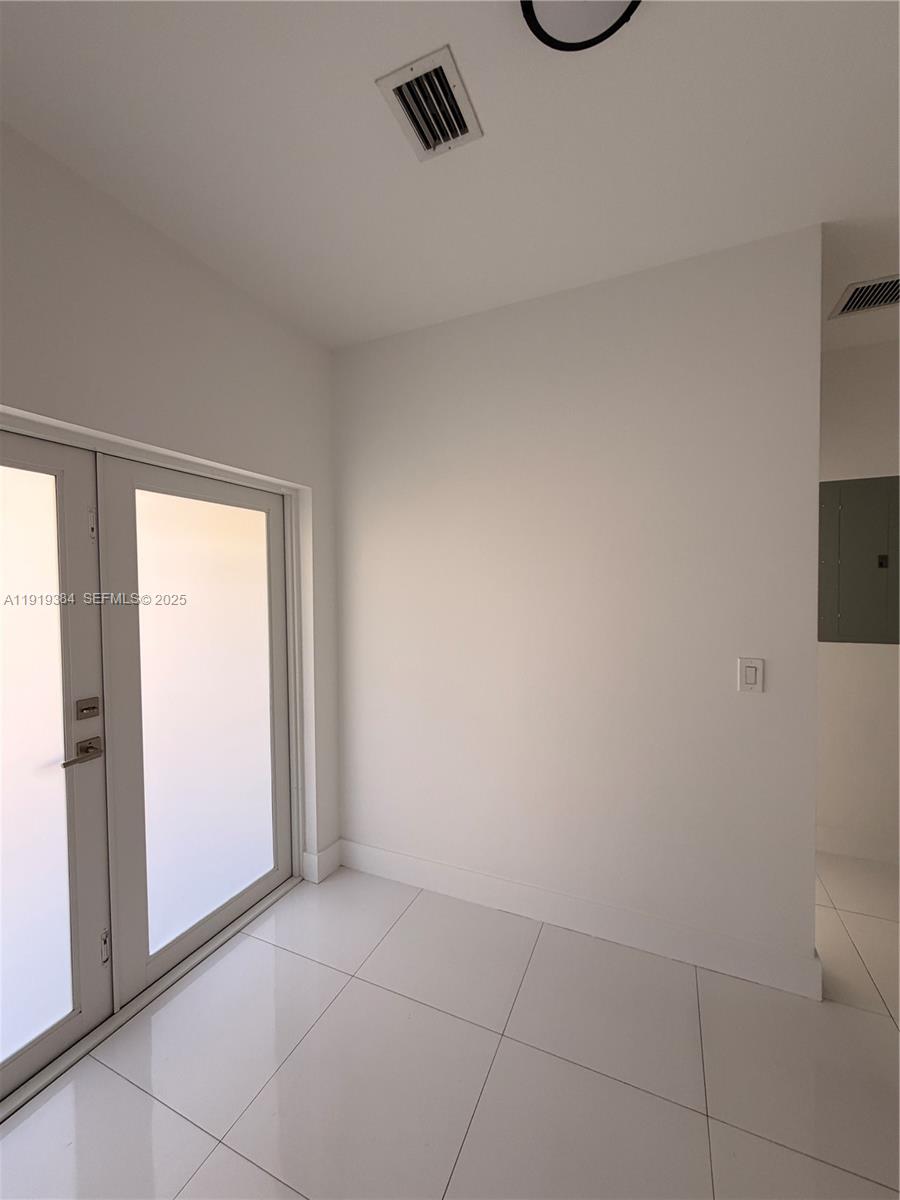 17334 Southwest 303rd Street Homestead, FL 33030 - Photo 4 of 34