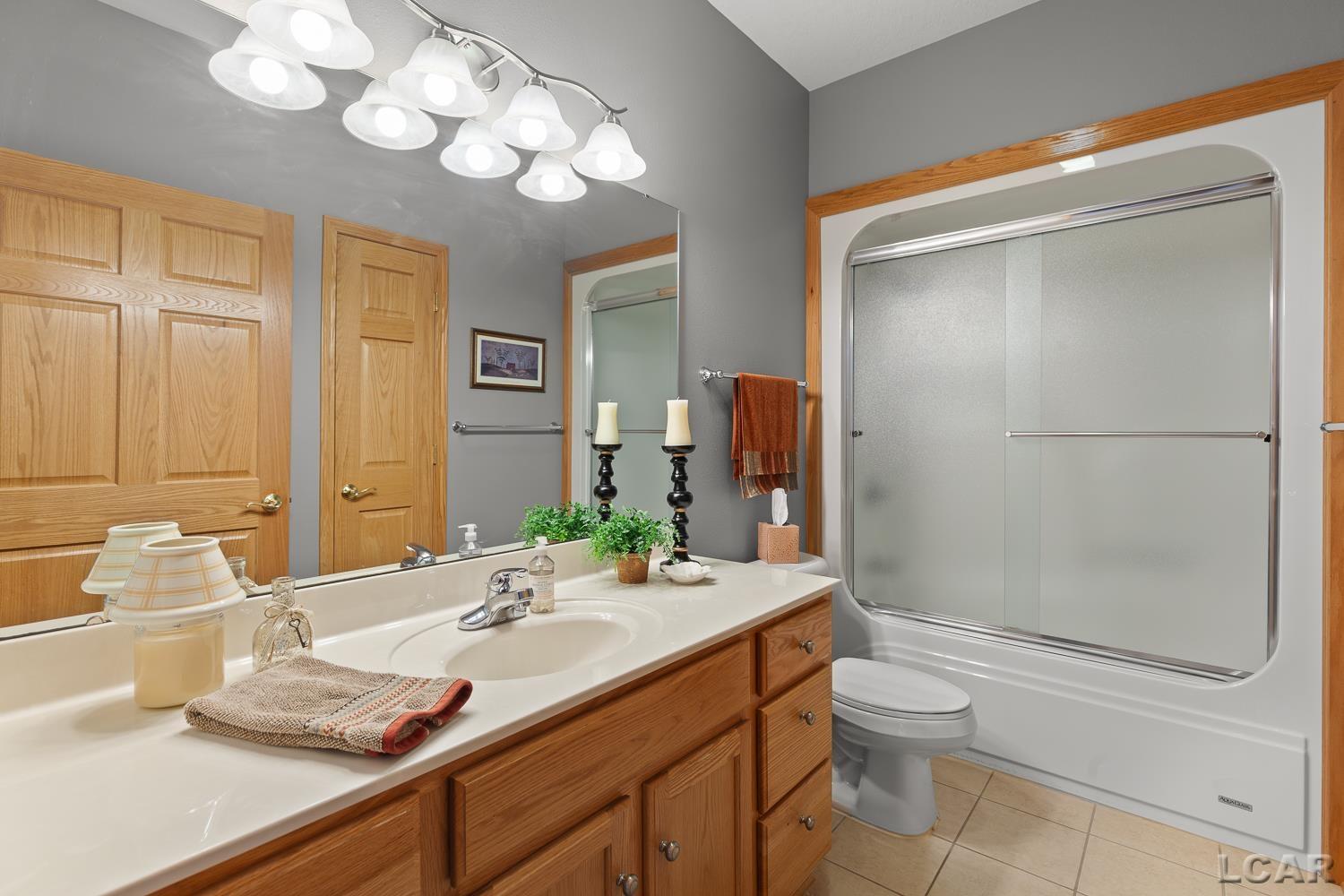 4246 Evergreen Road Adrian, MI 49221 - Photo 37 of 48 50182146-b3a70ece-e963-42fc-8059-a694b5ebc2d9.JPG