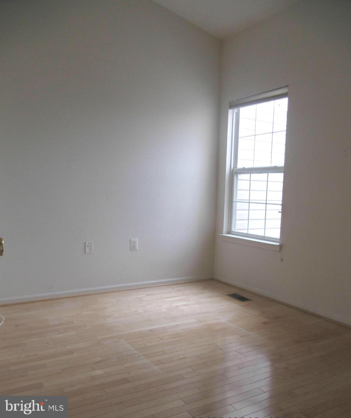 21474 Tamarack Ridge Square Sterling, VA 20164 - Photo 14 of 23 Bedroom