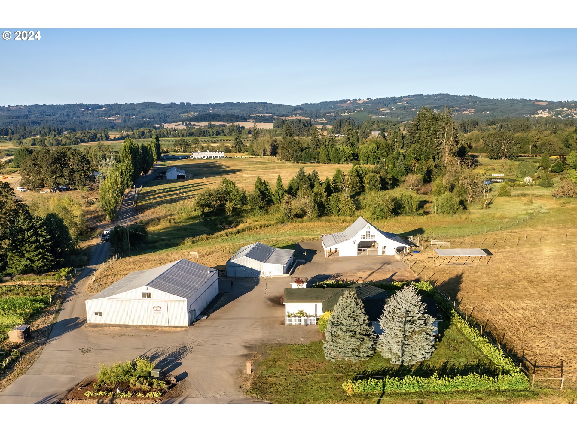 12101 Southwest River Road Hillsboro, OR 97123 - Photo 1 of 37 a view of an ocean view