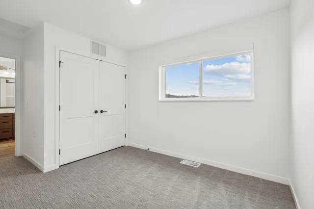 $2,700 | 10042 Diffley Court, Inver Grove Heights, MN 55077