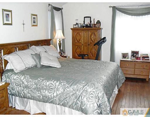 21 Winthrop Road Monroe Township, NJ 08831 - Photo 15 of 17 Gallery Image 15