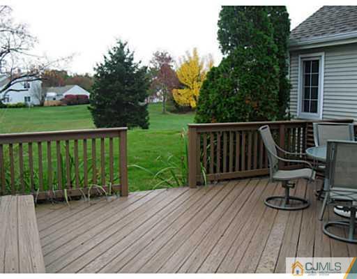 21 Winthrop Road Monroe Township, NJ 08831 - Photo 9 of 17 Gallery Image 9