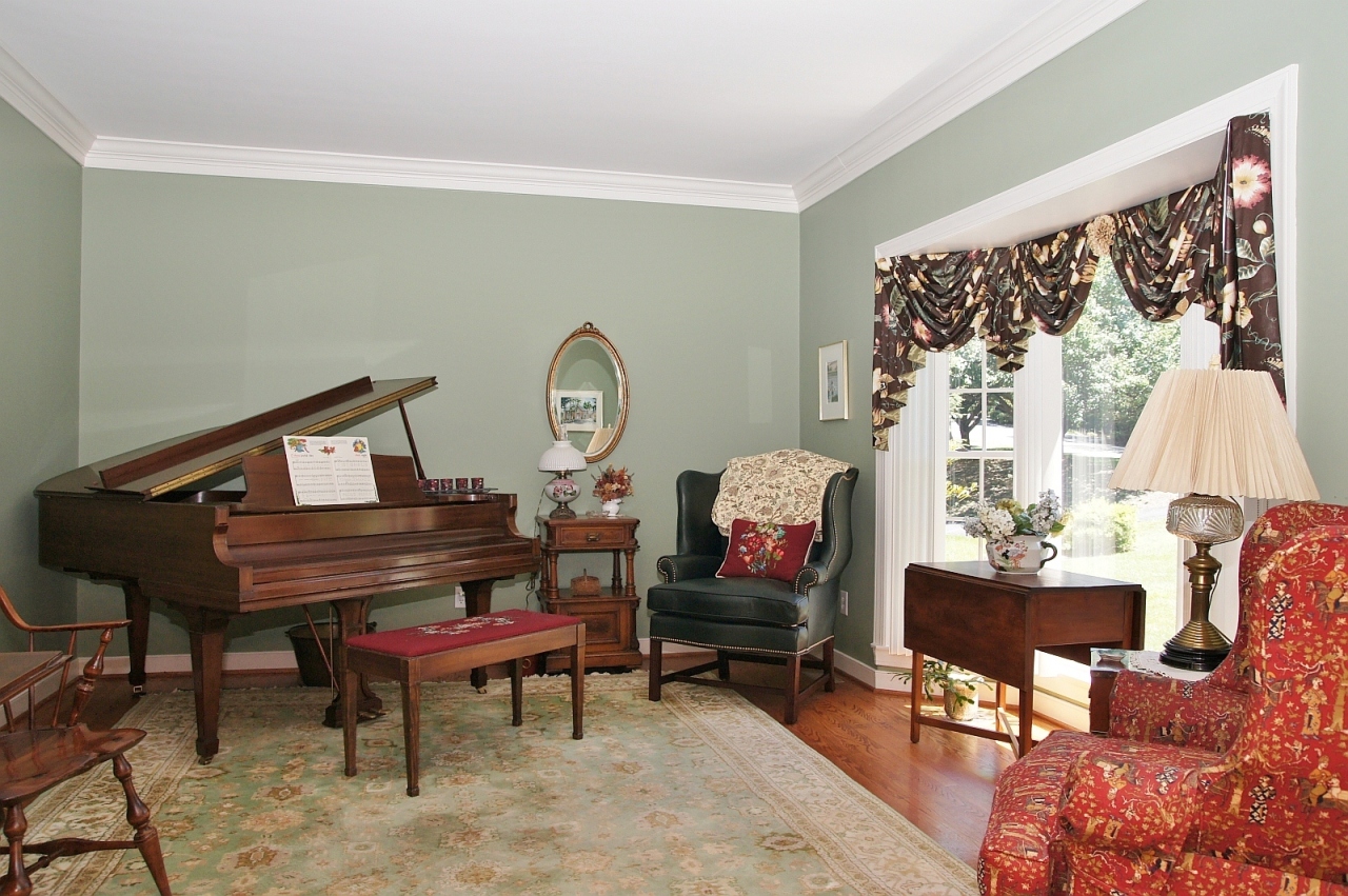 5360 Silver Fox Road Roanoke, VA 24018 - Photo 3 of 28 INTERIOR