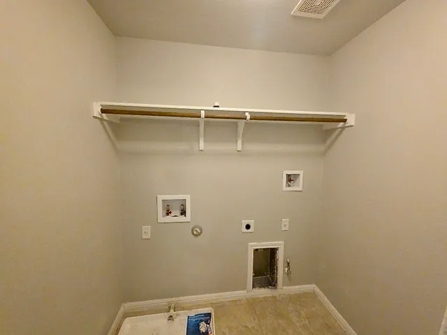 $1,900 | 1608 Catalan Road, Unit 302, Austin, TX 78748