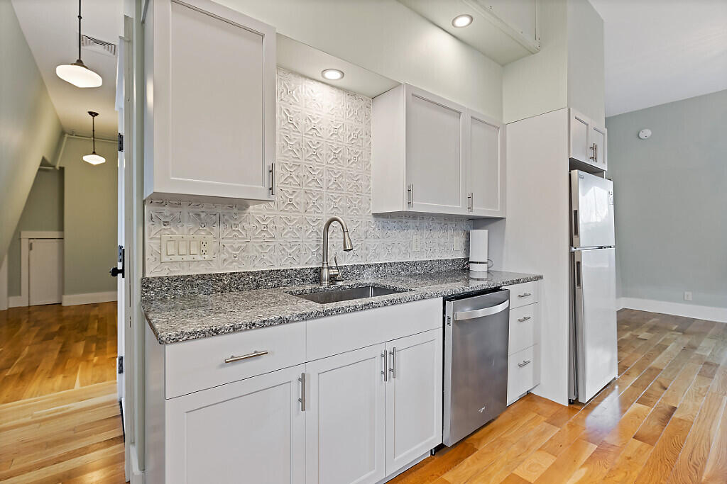 15 Middle Street, Unit 3 Hallowell, ME 04347 - Photo 11 of 57 26_BP5A0501_DxO_mls