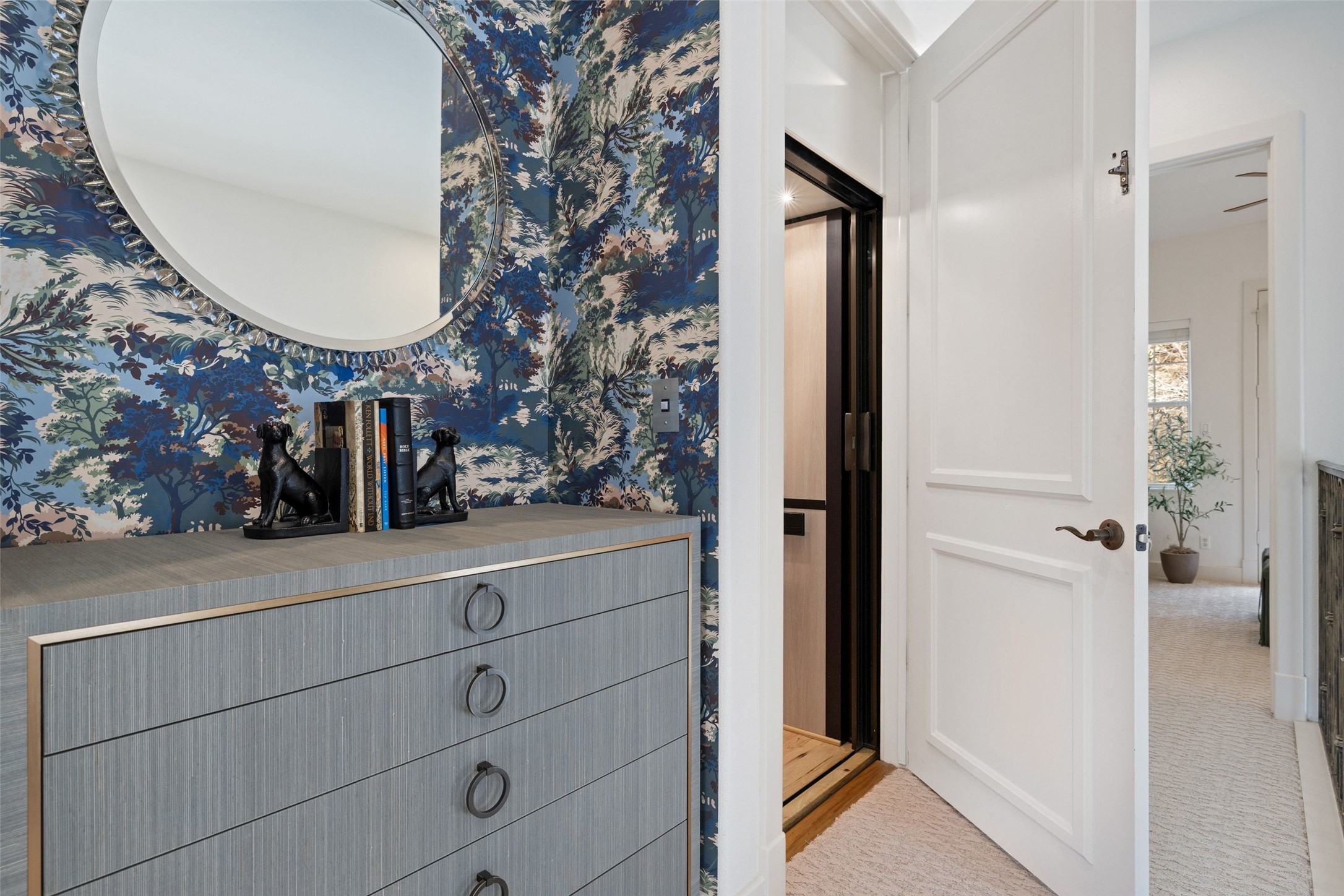 1529 Barton Springs Road, Unit 2 Austin, TX 78704 - Photo 25 of 40 an entryway with a mirror and vanity