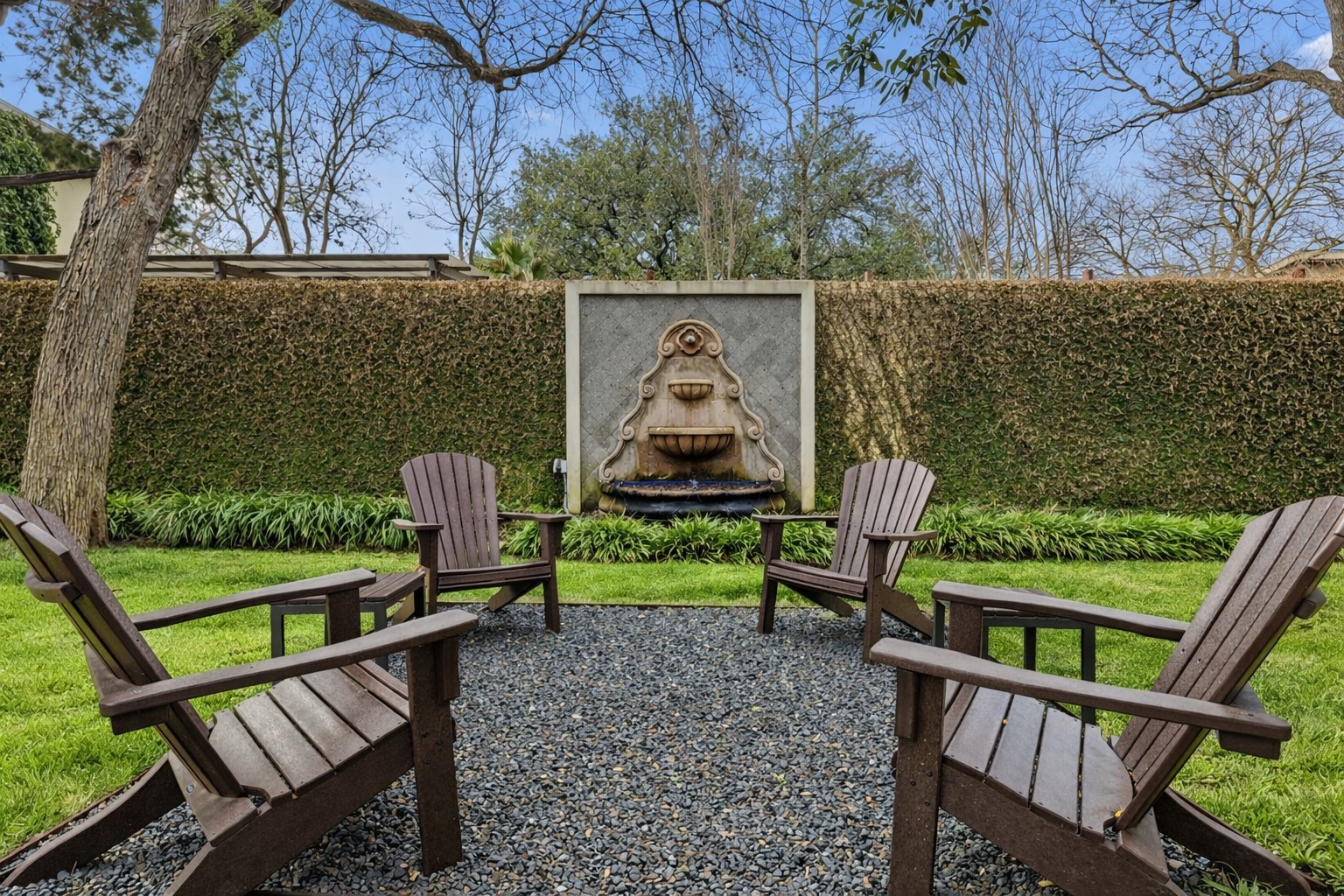 1529 Barton Springs Road, Unit 2 Austin, TX 78704 - Photo 37 of 40 a view of a bench in balcony