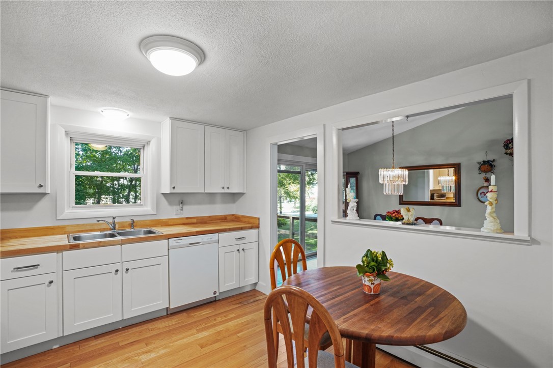 302 Old County Road Smithfield, RI 02917 - Photo 16 of 40