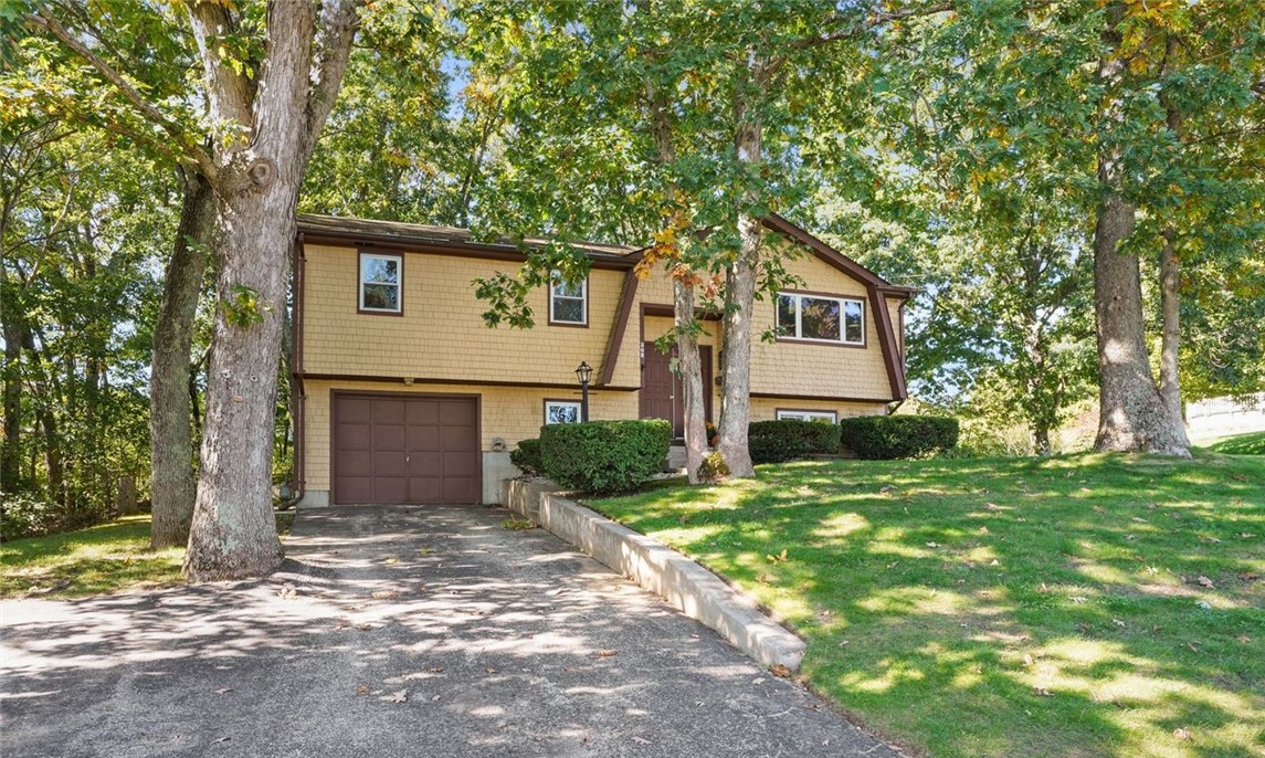 302 Old County Road Smithfield, RI 02917 - Photo 2 of 40