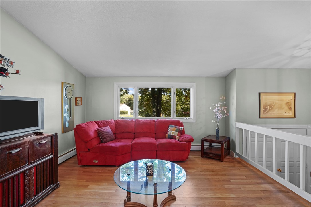 302 Old County Road Smithfield, RI 02917 - Photo 6 of 40
