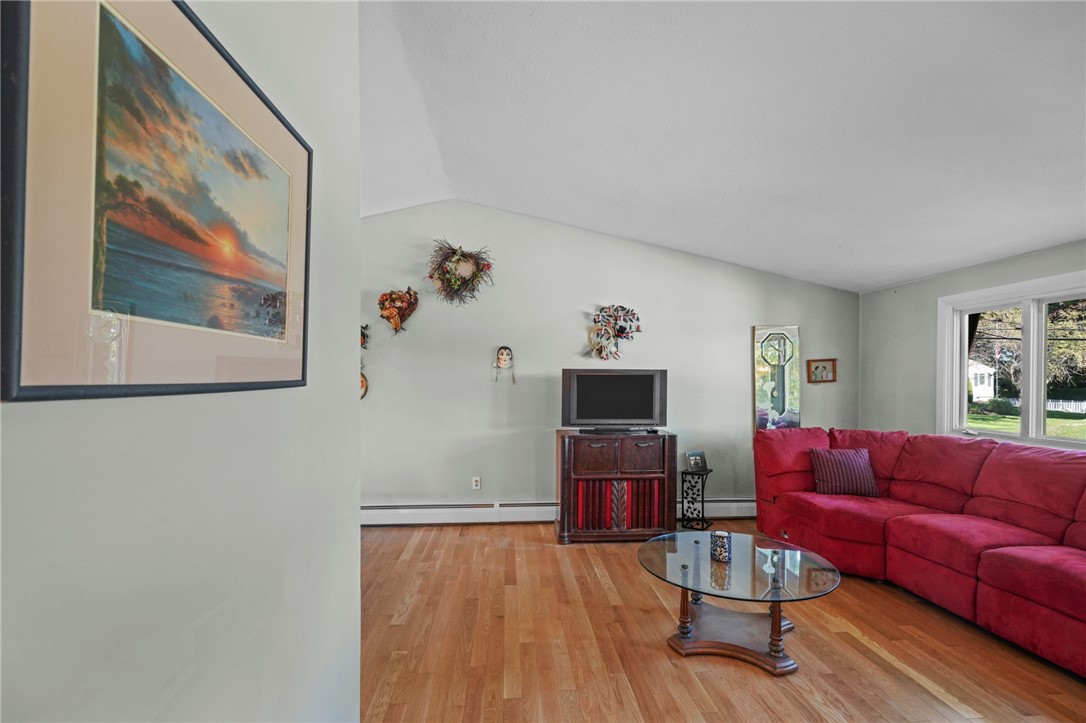 302 Old County Road Smithfield, RI 02917 - Photo 8 of 40