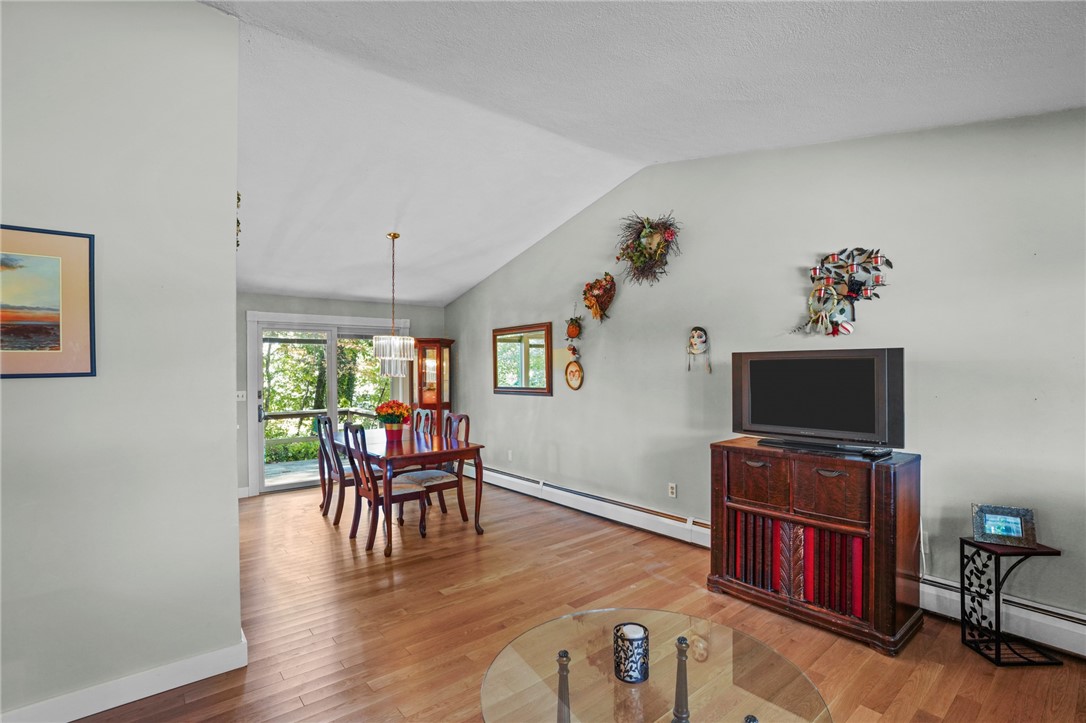 302 Old County Road Smithfield, RI 02917 - Photo 9 of 40