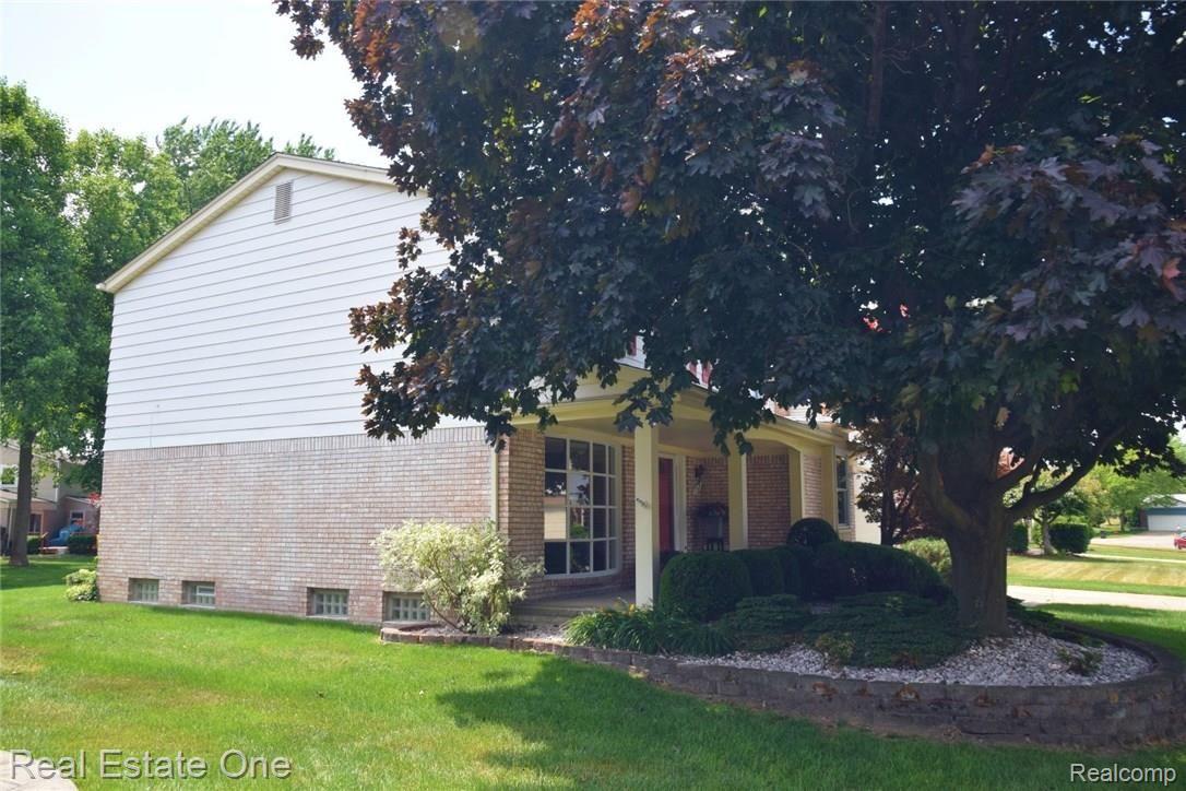745 Lion Street Rochester, MI 48307 - Photo 79 of 80 side (4) (Large).JPG