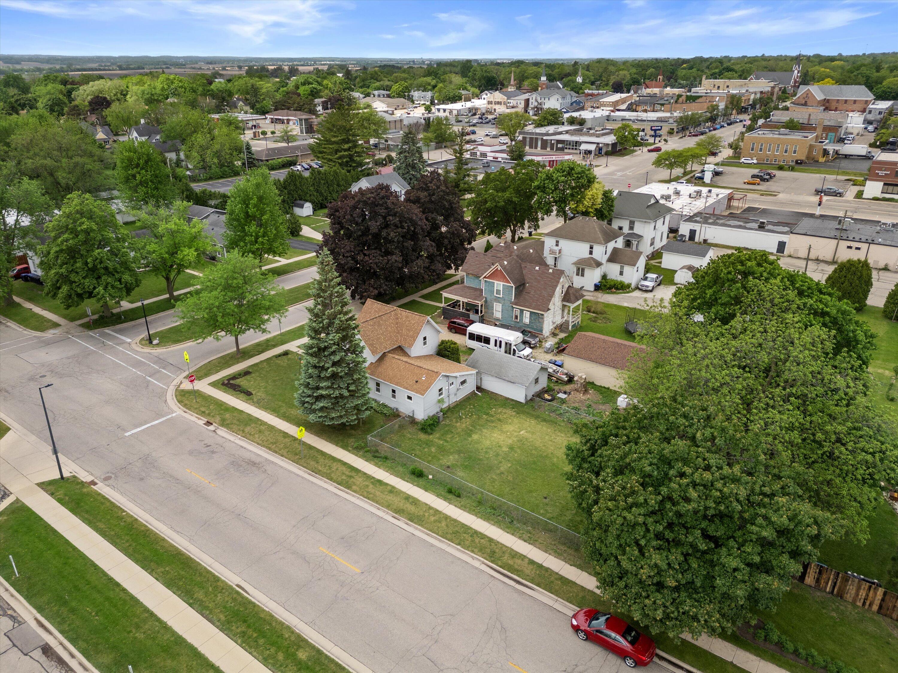220 East Walworth Street Elkhorn, WI 53121 - Photo 30 of 32 Drone view