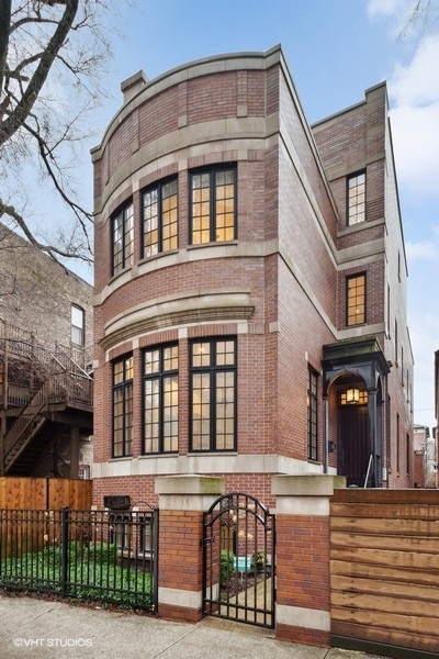 2306 North Southport Ave  