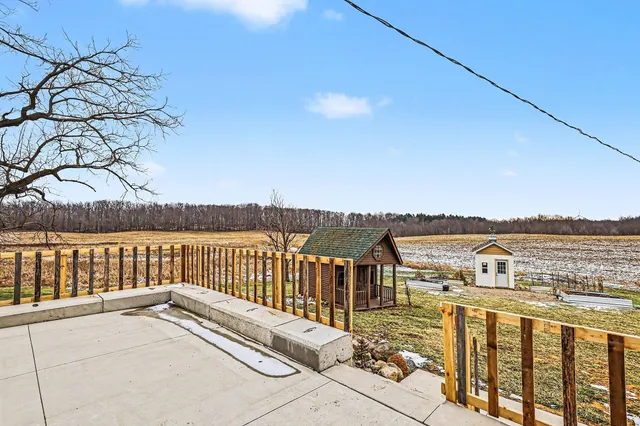 $370,000 | 10531 Wood Road, North Adams, MI 49262