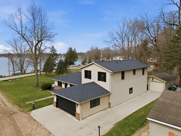 $615,000 | 20070 Parkway Avenue, Three Rivers, MI 49093