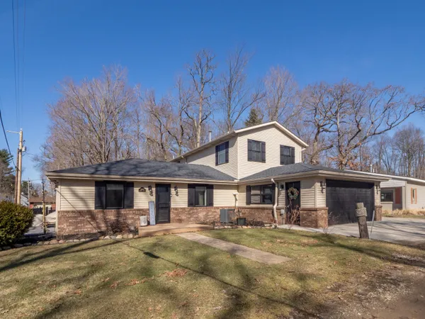 $639,000 | 20070 Parkway Avenue, Three Rivers, MI 49093