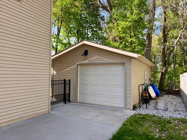 $615,000 | 20070 Parkway Avenue, Three Rivers, MI 49093