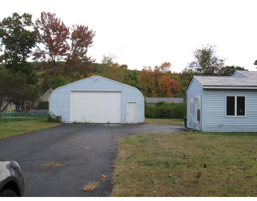 18 Coronet Road Holyoke, MA 01040 - Photo 2 of 3