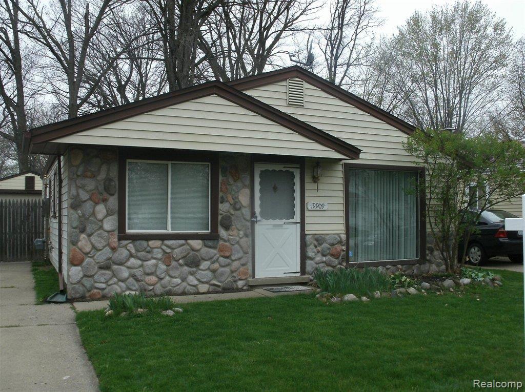 19909 Rensellor Street Livonia, MI 48152 - Photo 1 of 14 Front