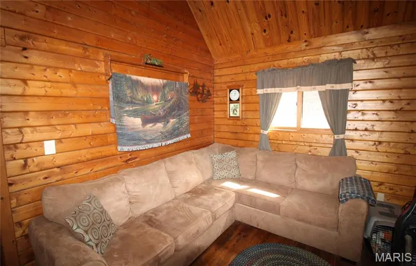 $475,000 | 1038 Mug Drive, Macks Creek, MO 65786
