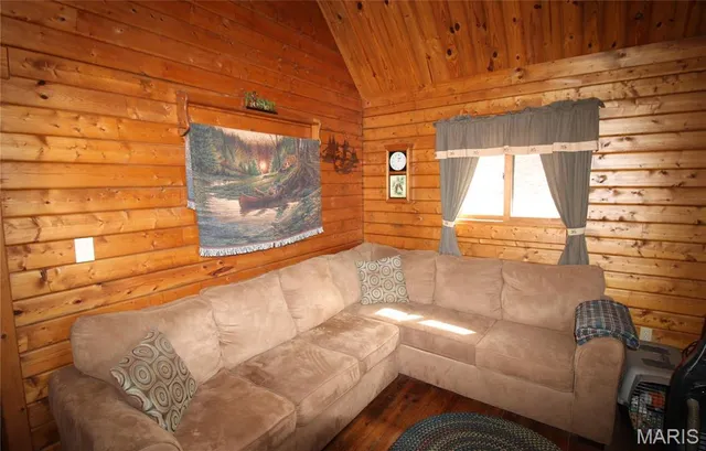 $475,000 | 1038 Mug Drive, Macks Creek, MO 65786