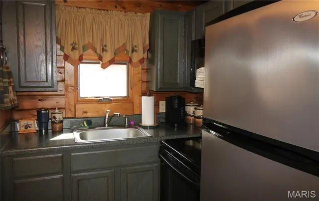 $475,000 | 1038 Mug Drive, Macks Creek, MO 65786