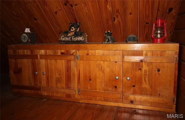 $475,000 | 1038 Mug Drive, Macks Creek, MO 65786