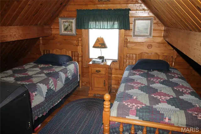 $475,000 | 1038 Mug Drive, Macks Creek, MO 65786