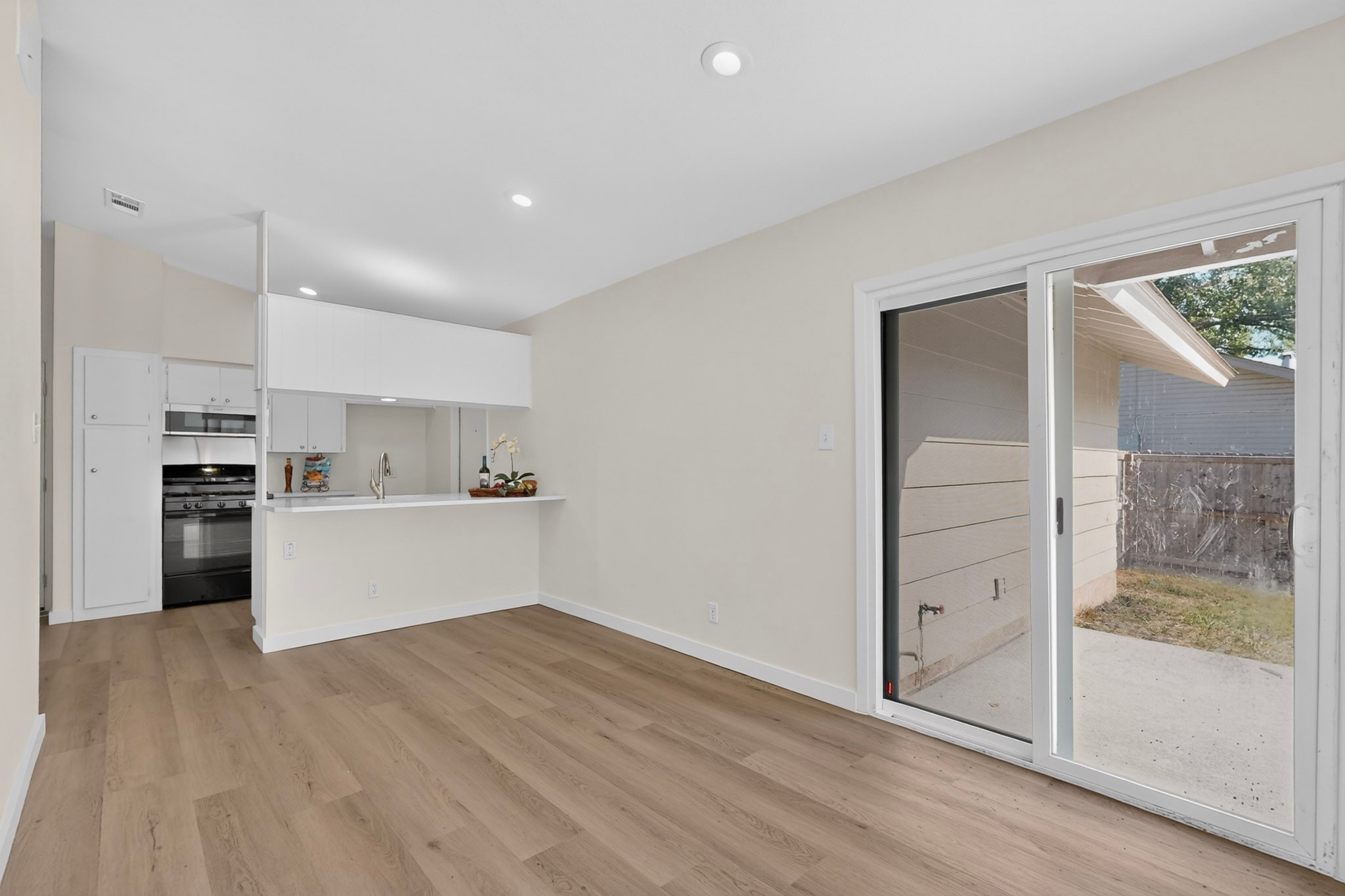 6507 Middleham Place Austin, TX 78745 - Photo 4 of 20 Gallery Image 4