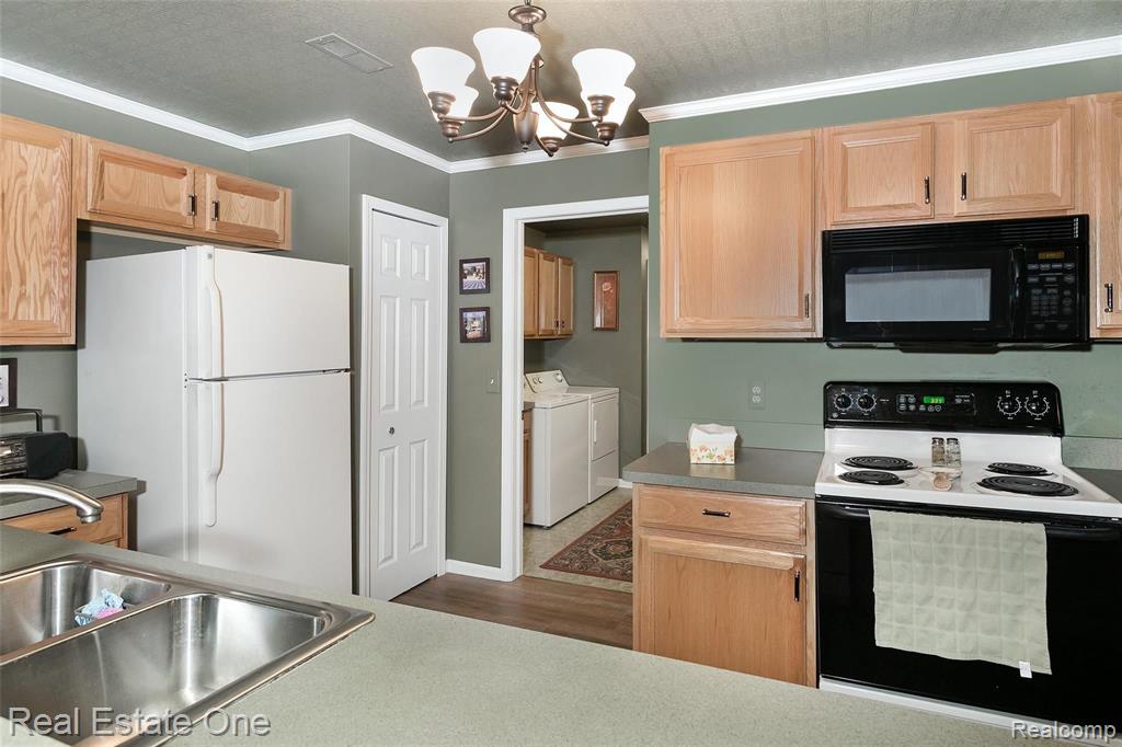46116 Rhodes Drive Macomb, MI 48044 - Photo 11 of 27