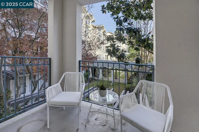 $438,000 | 1860 Tice Creek Drive, Unit 1239, Walnut Creek, CA 94595