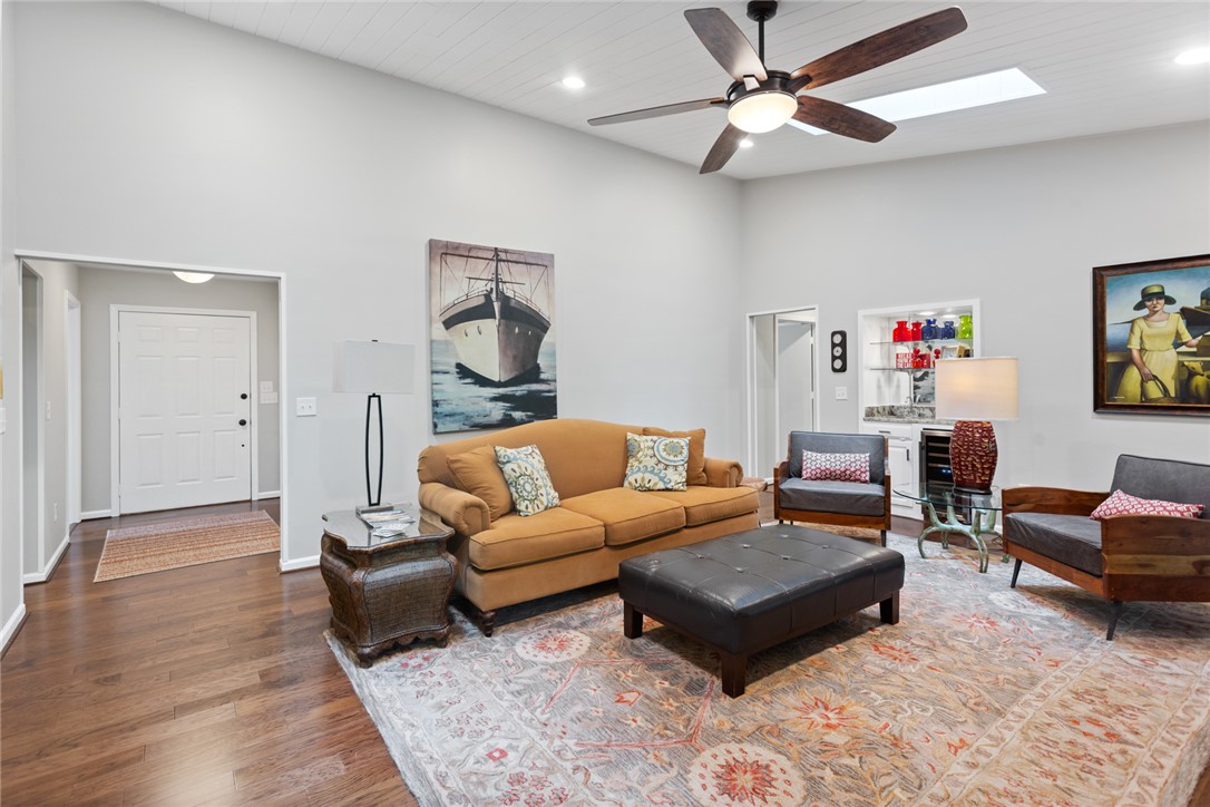 5 High Tide Court Salem, SC 29676 - Photo 4 of 40 This inviting living area boasts high ceilings and rich hardwood flooring.