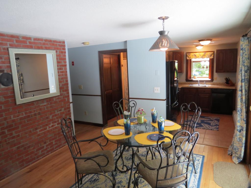 95 Hampstead Road Sandown, NH 03873 - Photo 3 of 16