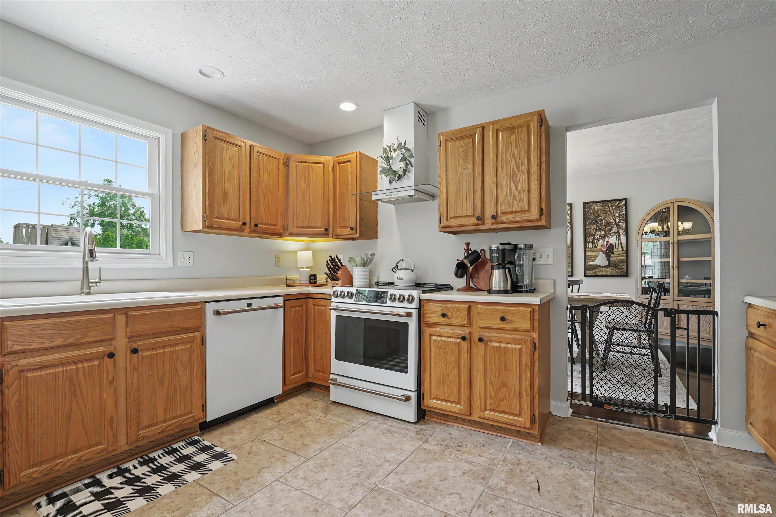 416 South Maple Avenue Minier, IL 61759 - Photo 15 of 45