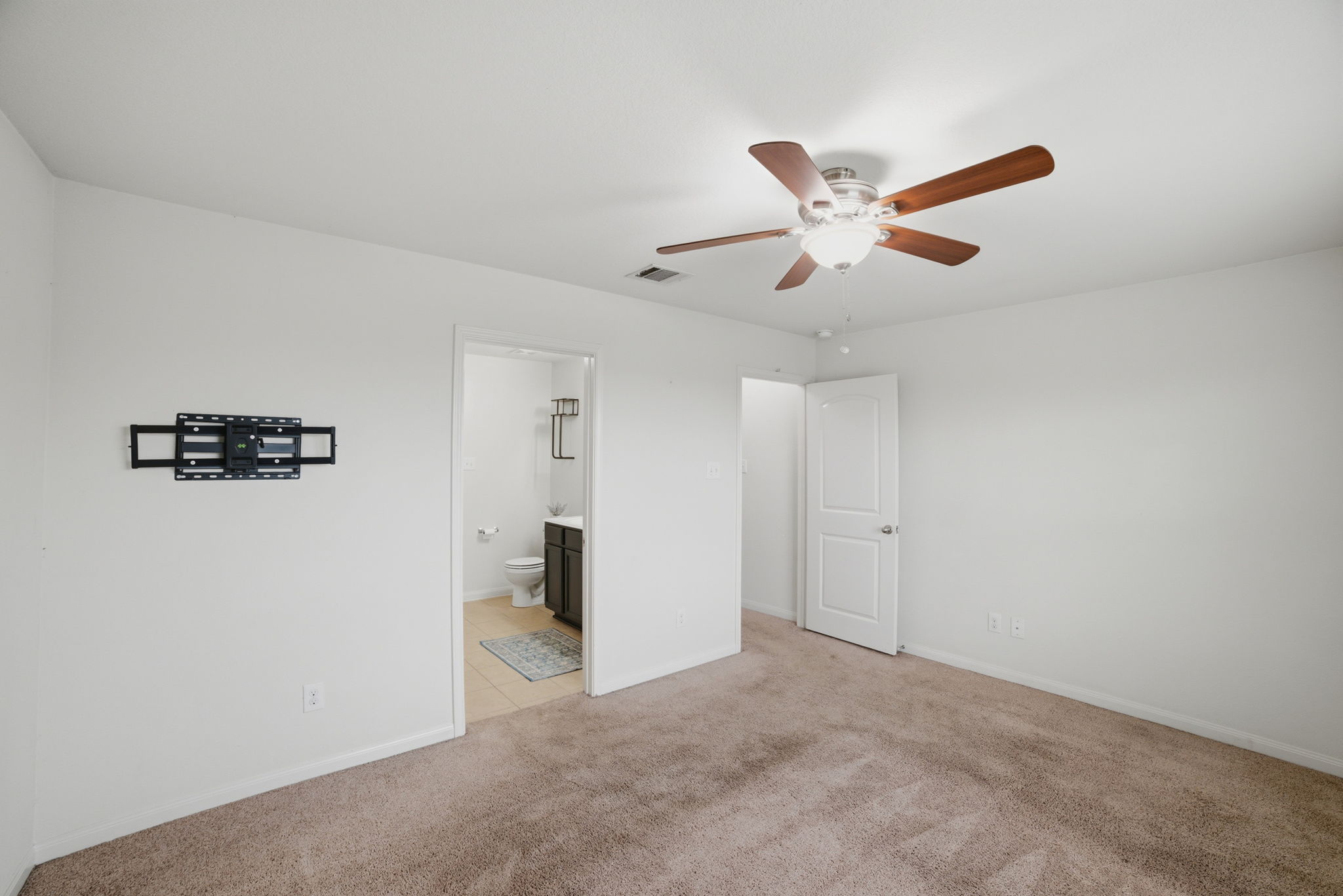 107 Millers Loop Jarrell, TX 76537 - Photo 21 of 31 a view of an empty room