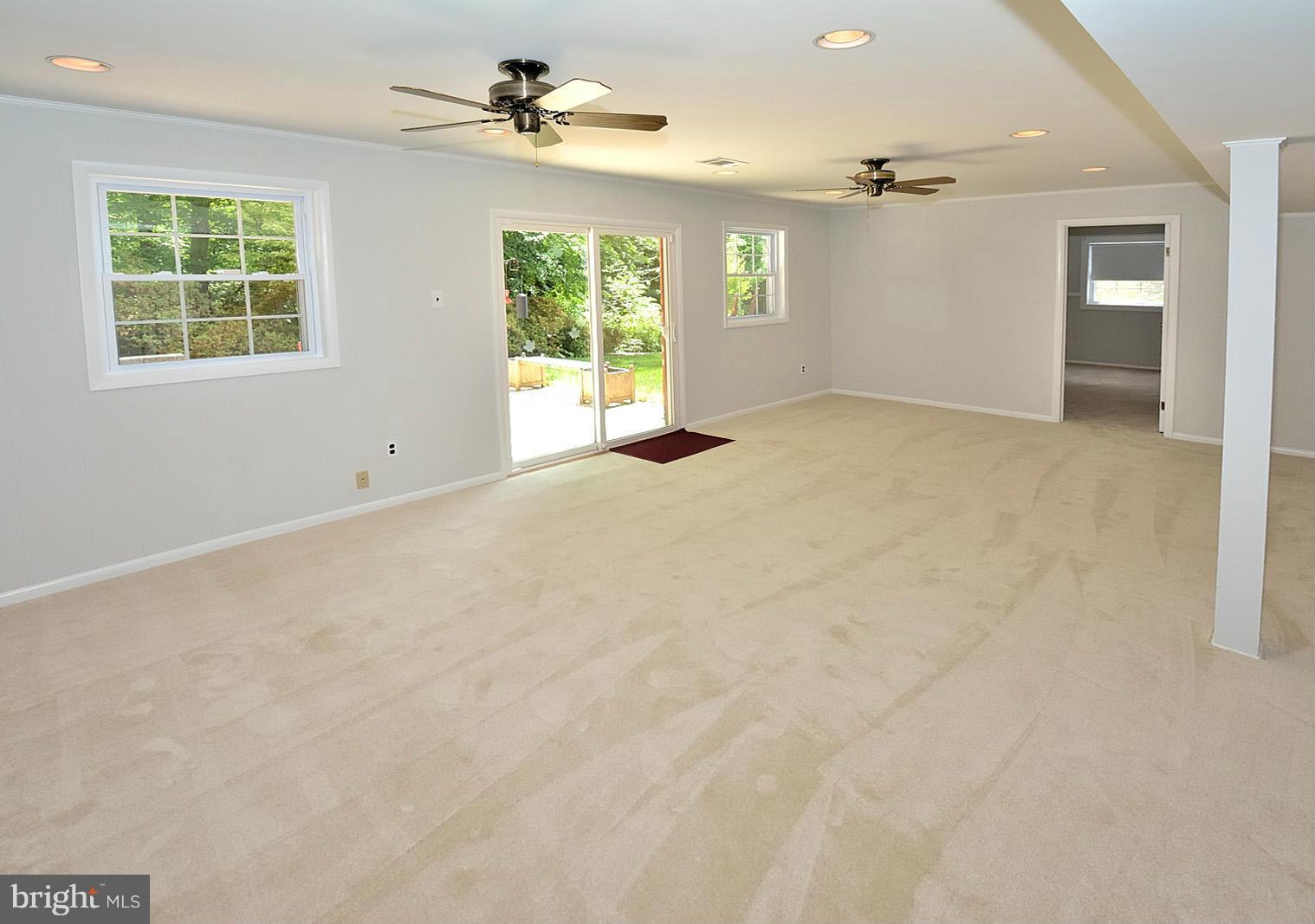 5613 Ravenel Lane Springfield, VA 22151 - Photo 22 of 30 an empty room with windows and closet