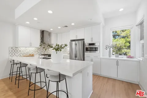 $995,000 | 3306 Aria Lane, Los Angeles, CA 90034