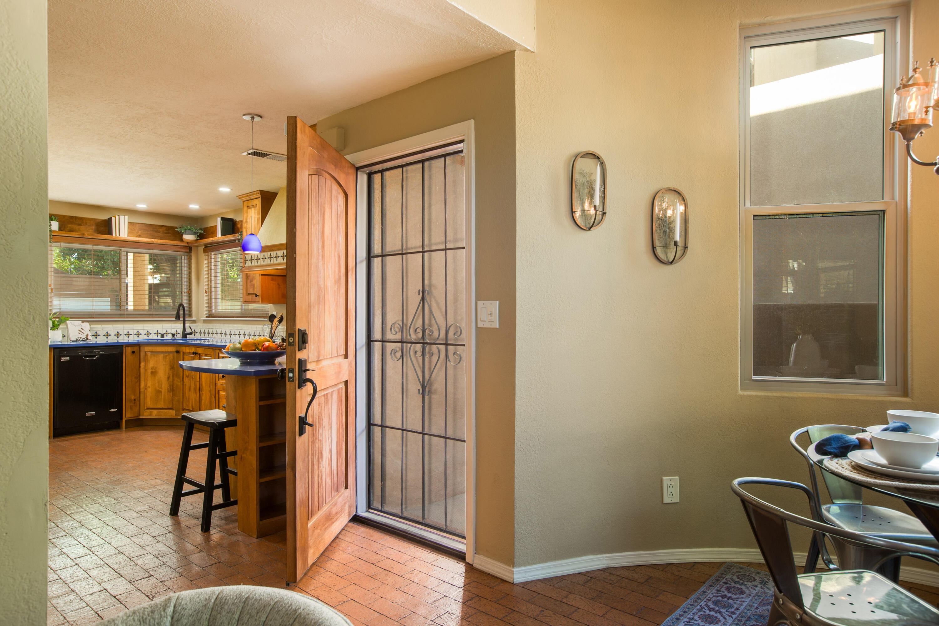 3036 Sombra Del Rio Northwest Albuquerque, NM 87107 - Photo 7 of 38 Gallery Image 7