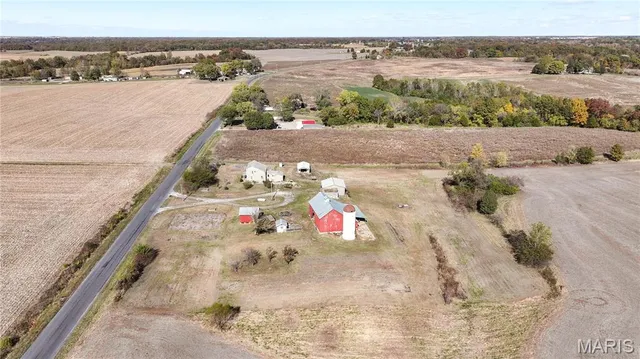 $325,000 | 15176 Lageman Road, Godfrey, IL 62035