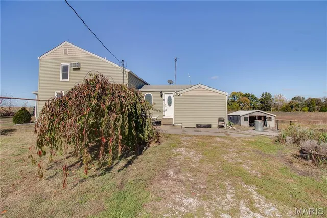 $325,000 | 15176 Lageman Road, Godfrey, IL 62035